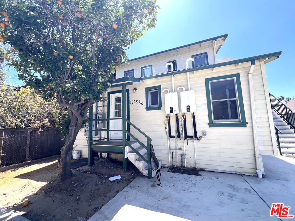 1828 S Gramercy Pl – photo 2