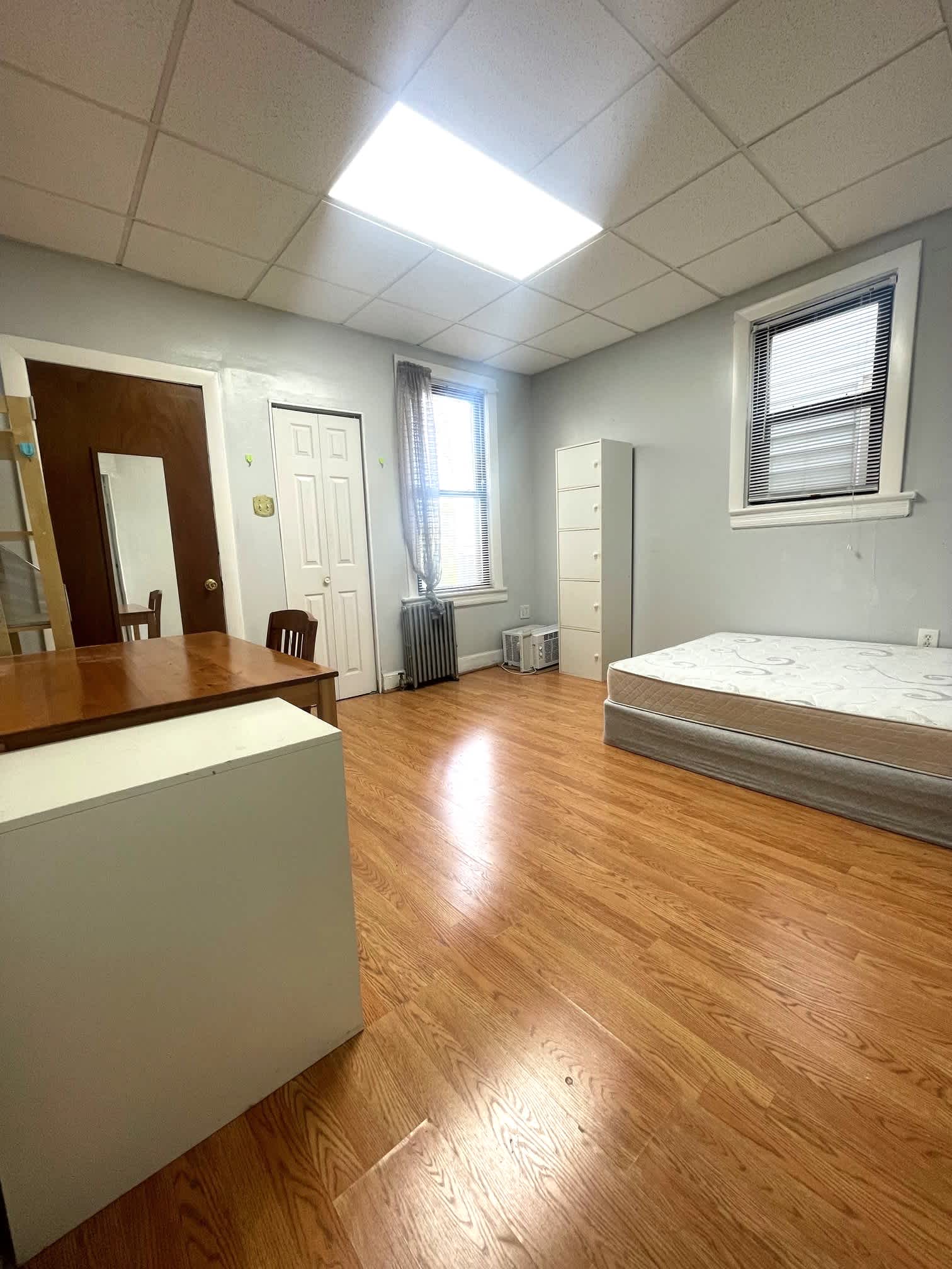 802 Pavonia Ave – photo 2