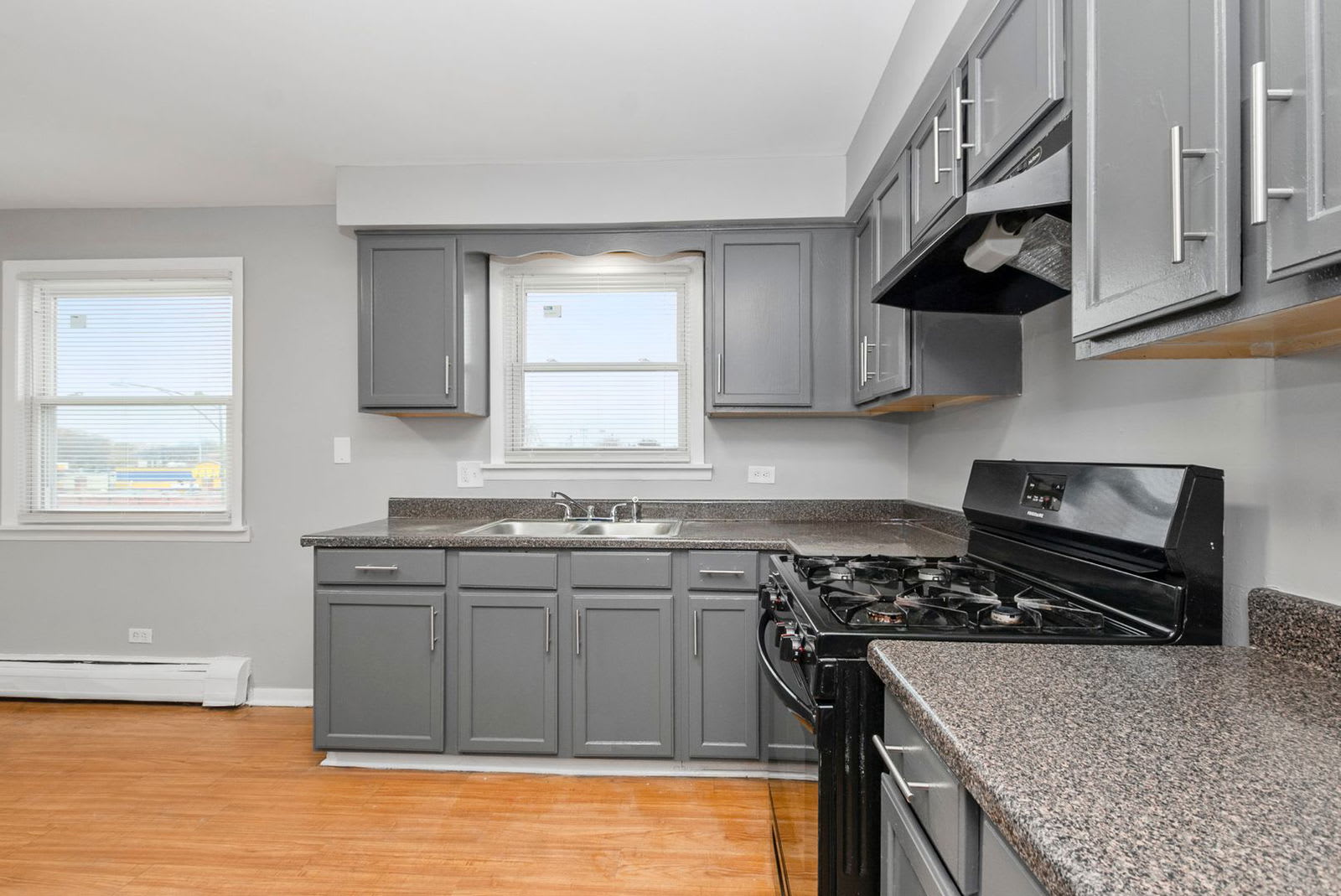 7906 South Wabash Avenue – photo 1