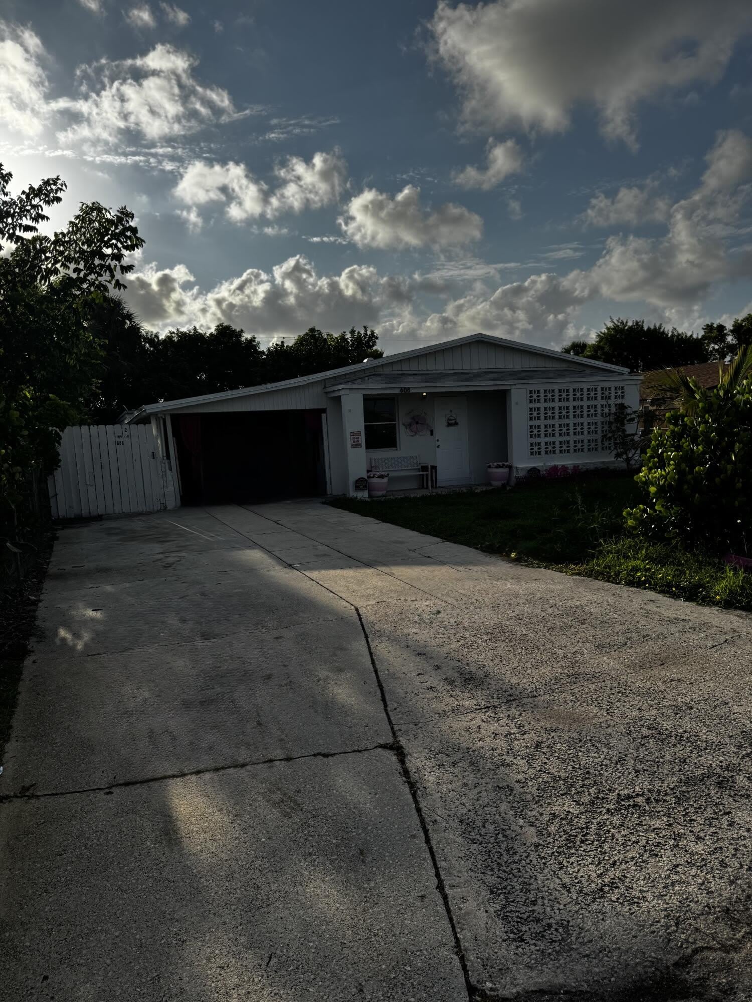 608 Ne 2Nd – photo 1