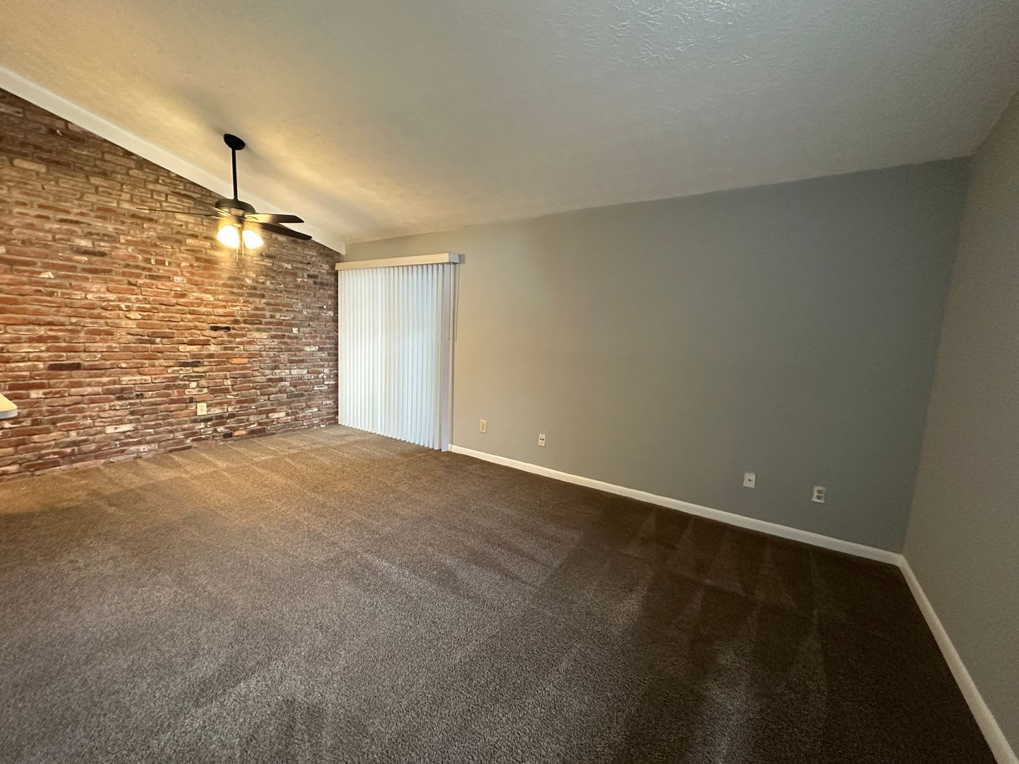 1 BD 1 BATH CONDO TOTAL ELECTRIC! – photo 3