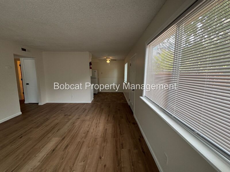 1501 N Edmonds Dr – photo 2