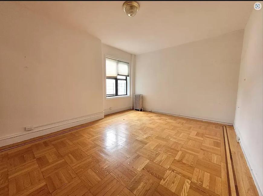 215 East 201st Street – photo 3