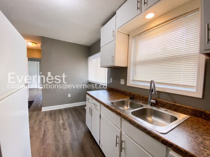 3017 East 51st Street – photo 5