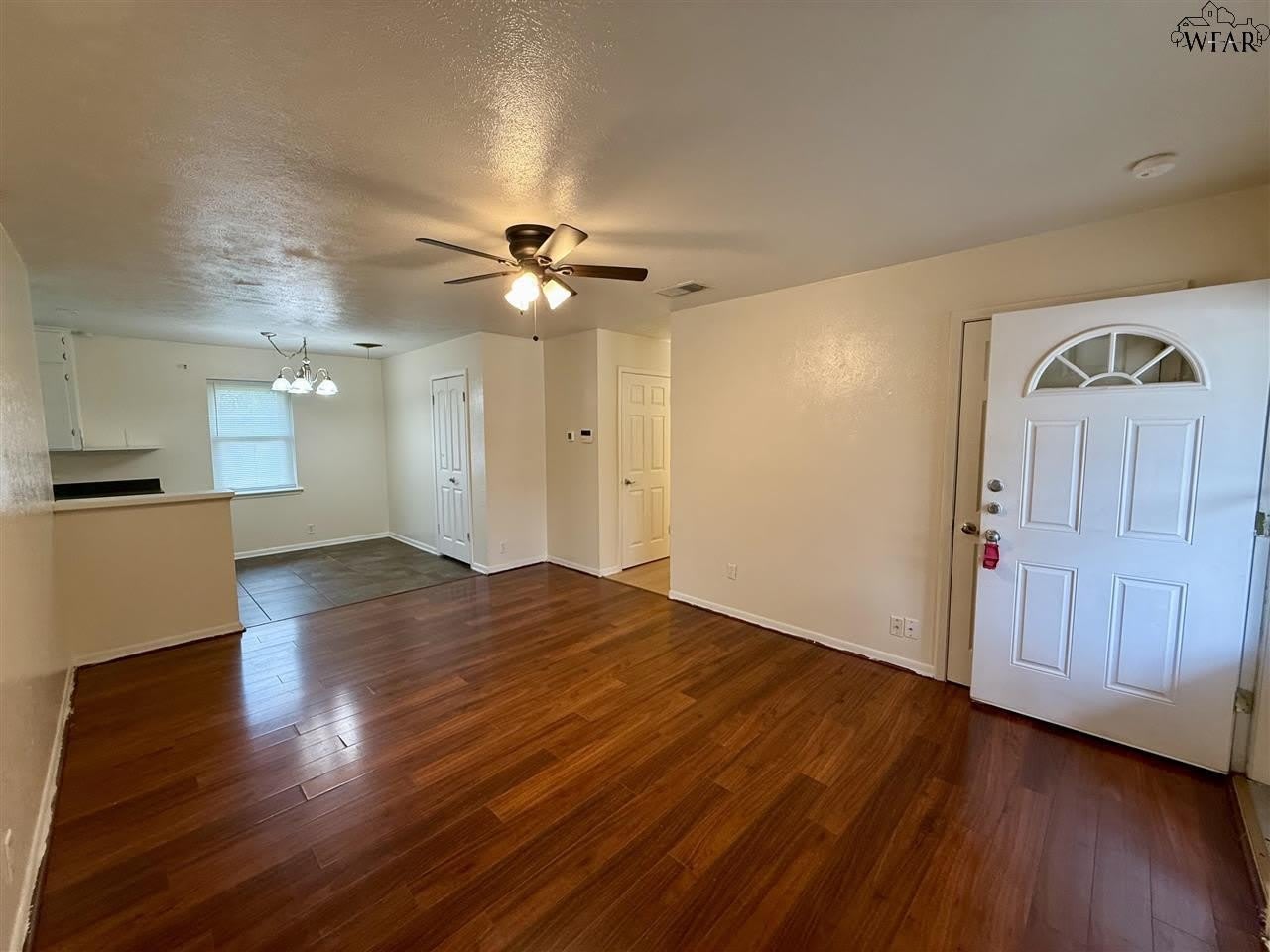 5403 DEWEY STREET – photo 4