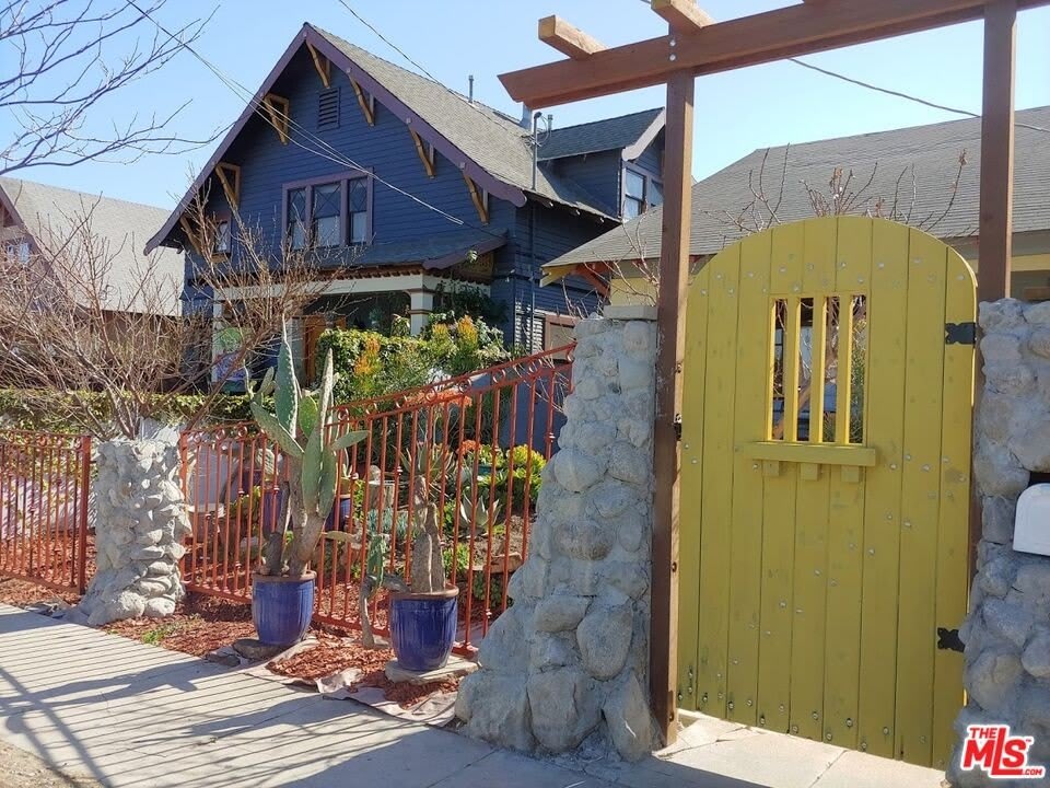2230 INEZ St – photo 4