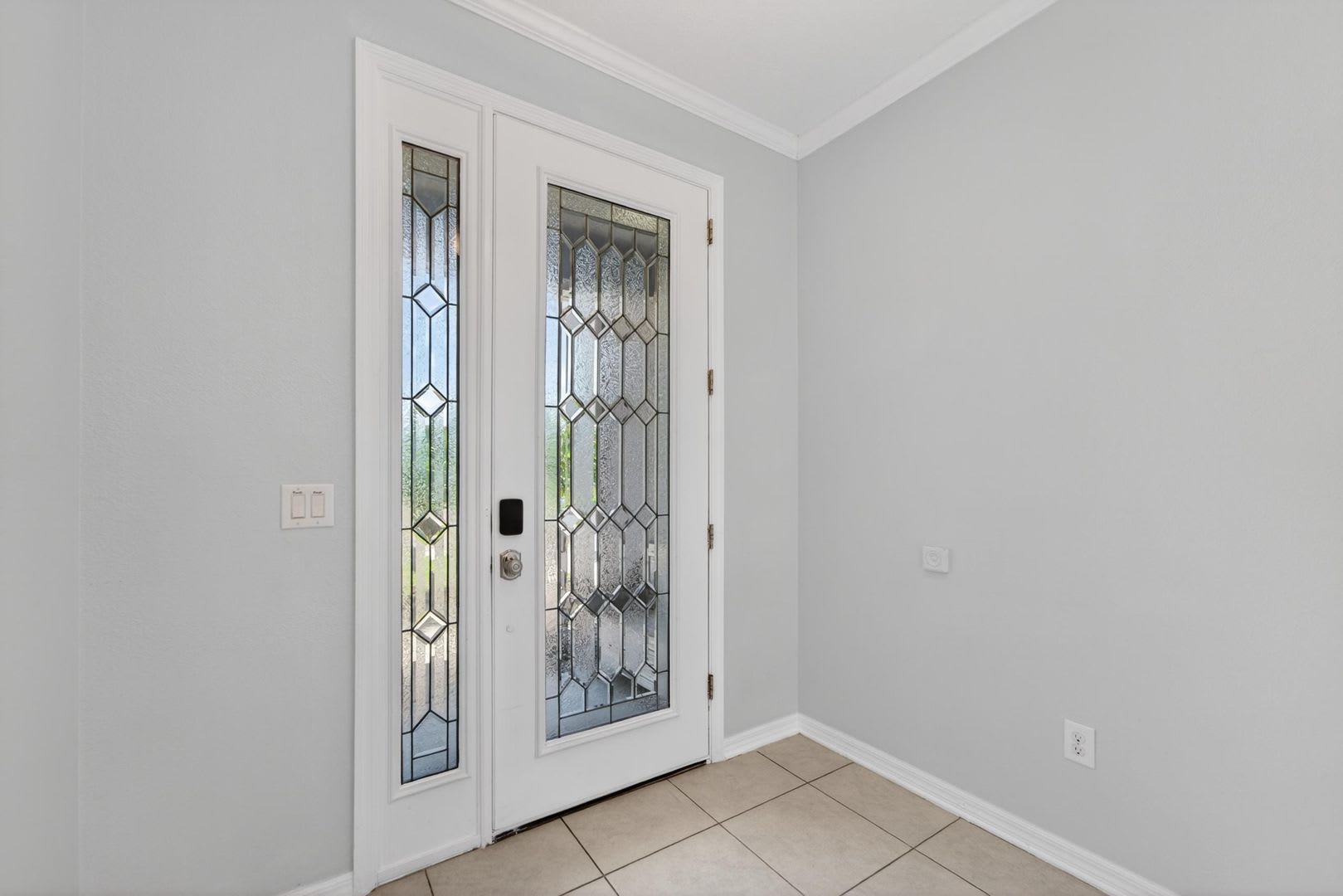 Comfort, Convenience & Gated Community Living in the Heart of Tampa! – photo 4