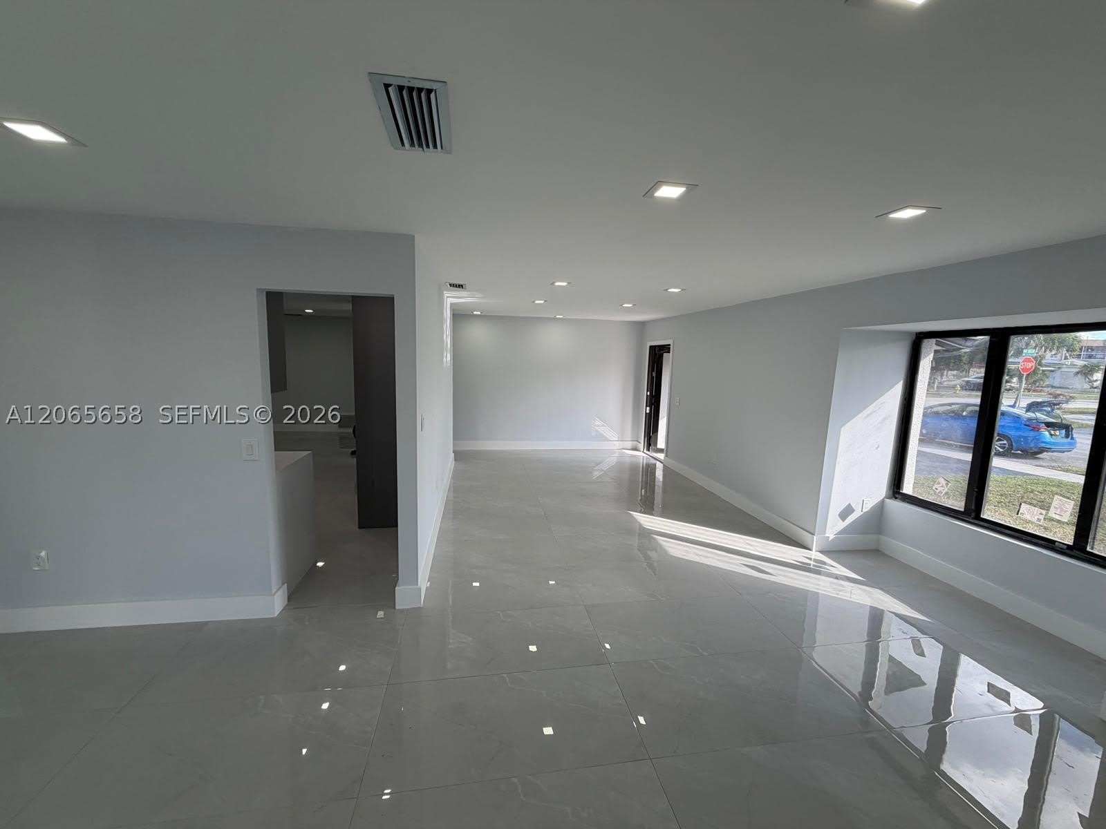10581 NW 28th Mnr – photo 4