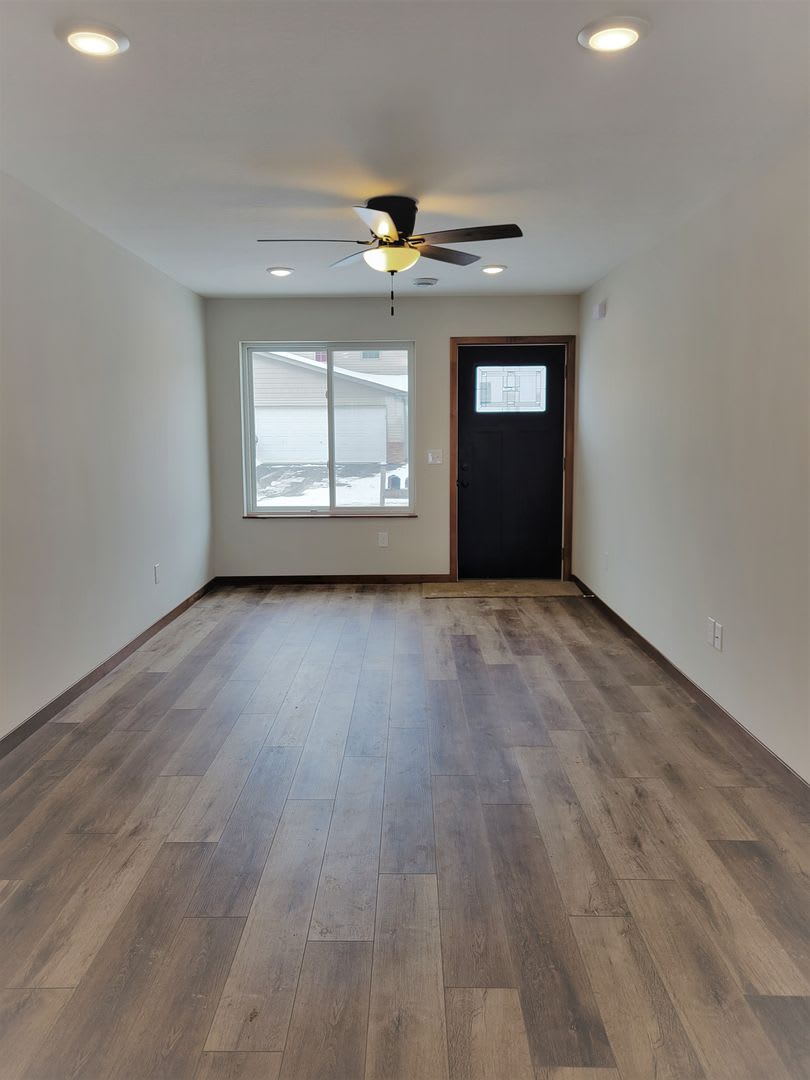 Middle Unit Townhouse – photo 4