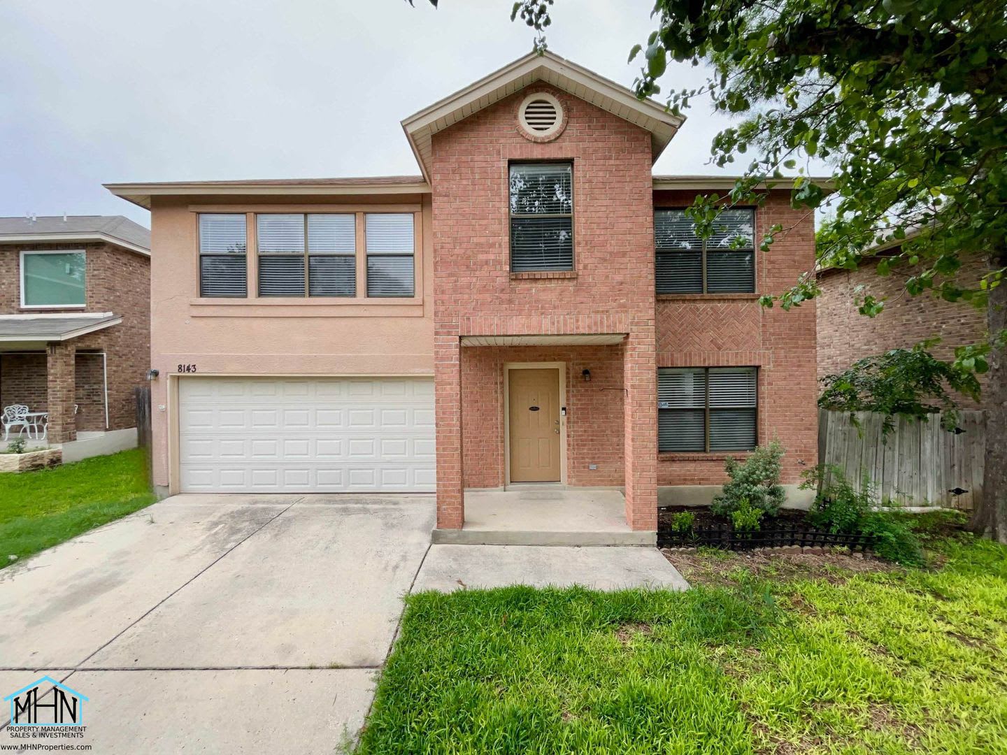 Bright and Inviting 2-Story home, conveniently located near to Randolph AFB and SAMMC! – photo 1