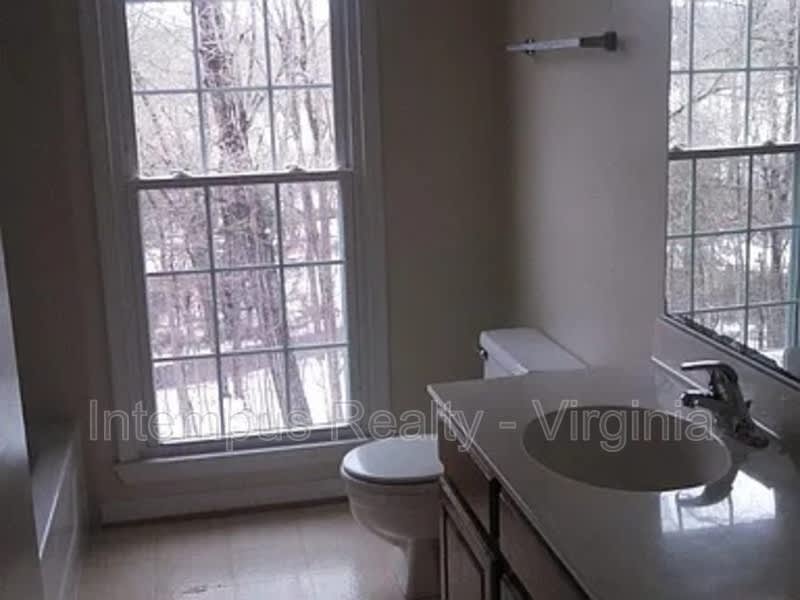 7140 Chesterfield Dr – photo 4