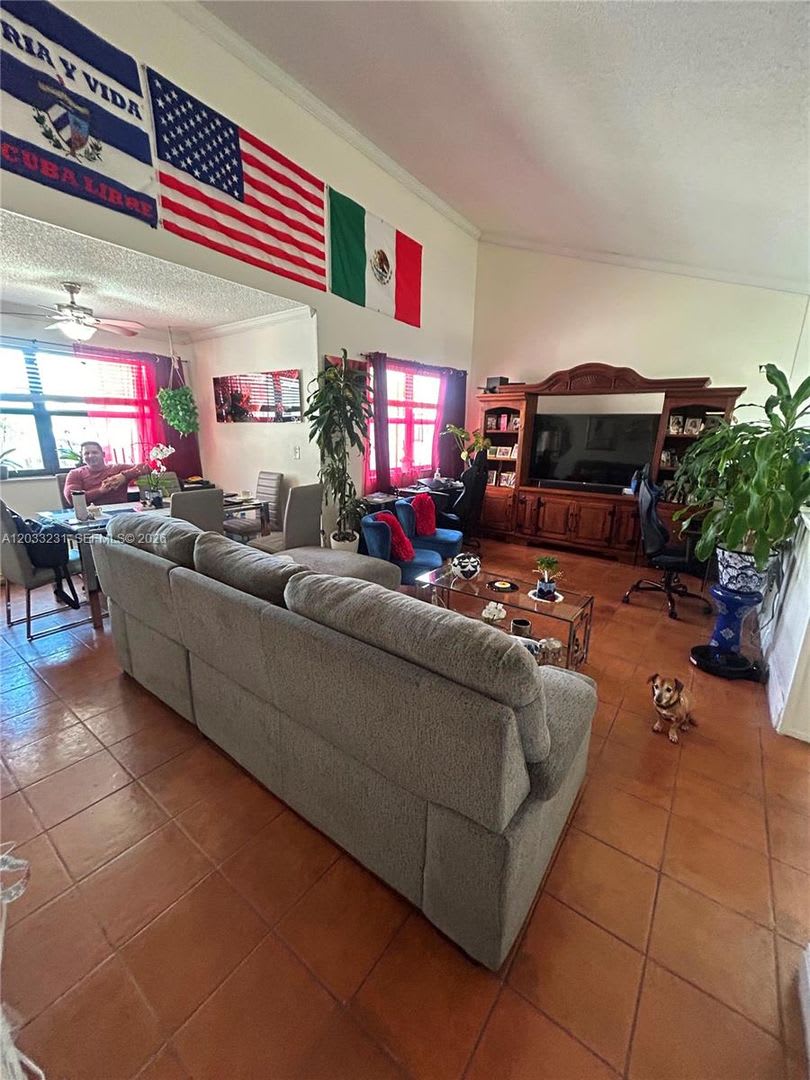10284 NW 9th St Circle 204, Miami, FL 33172 – photo 5