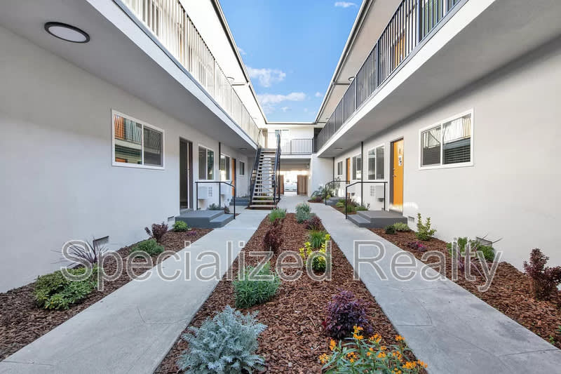 139 N. Belmont Street – photo 1