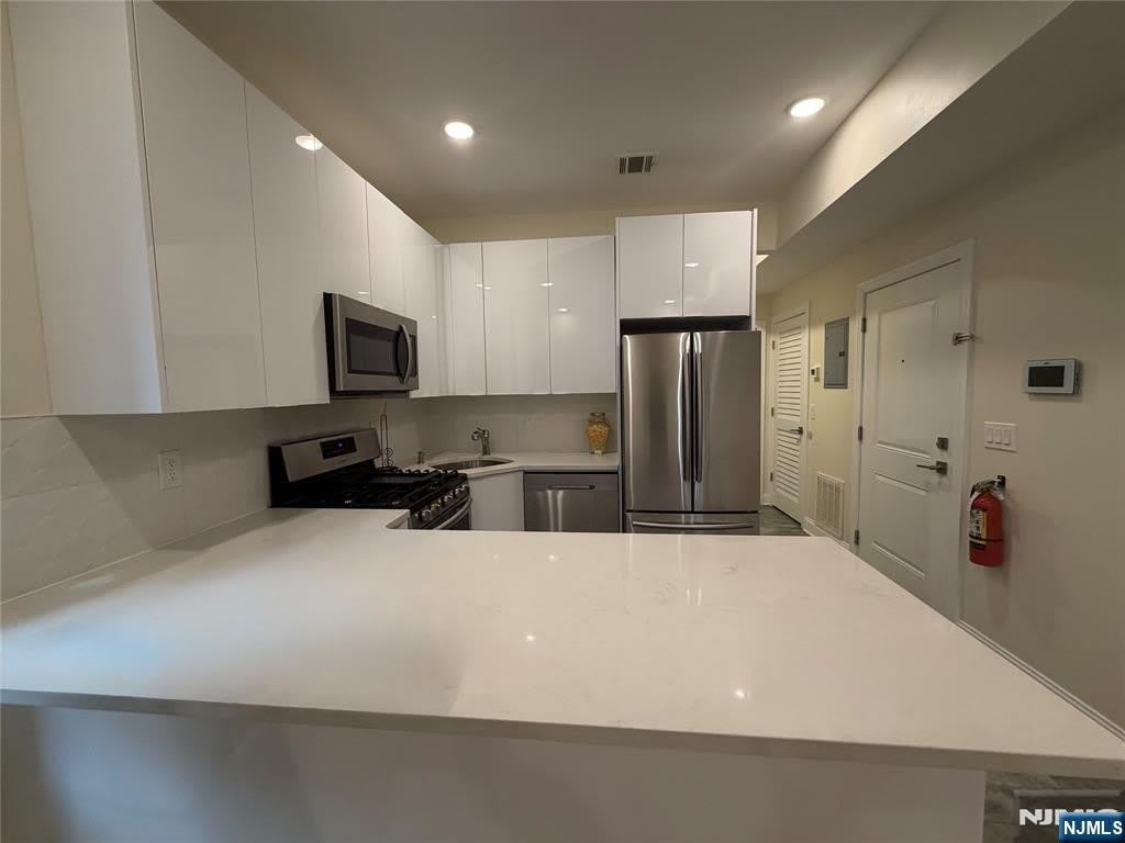 84 Van Wagenen Avenue – photo 5