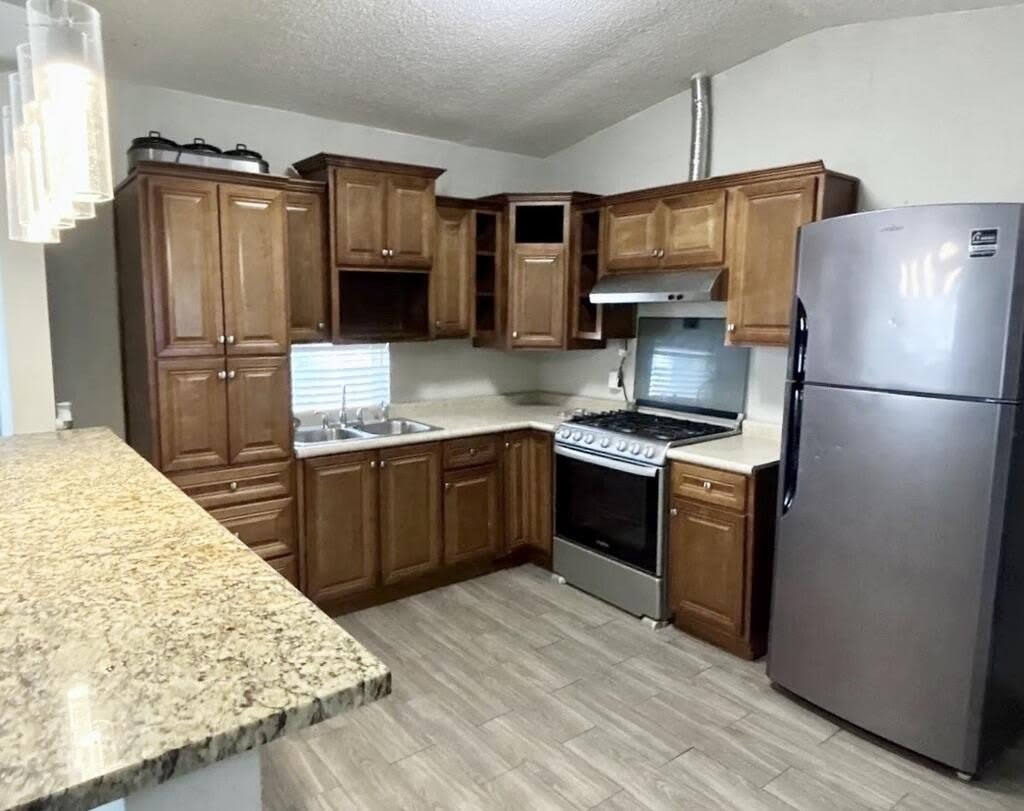 1111 Maple Ave – photo 3