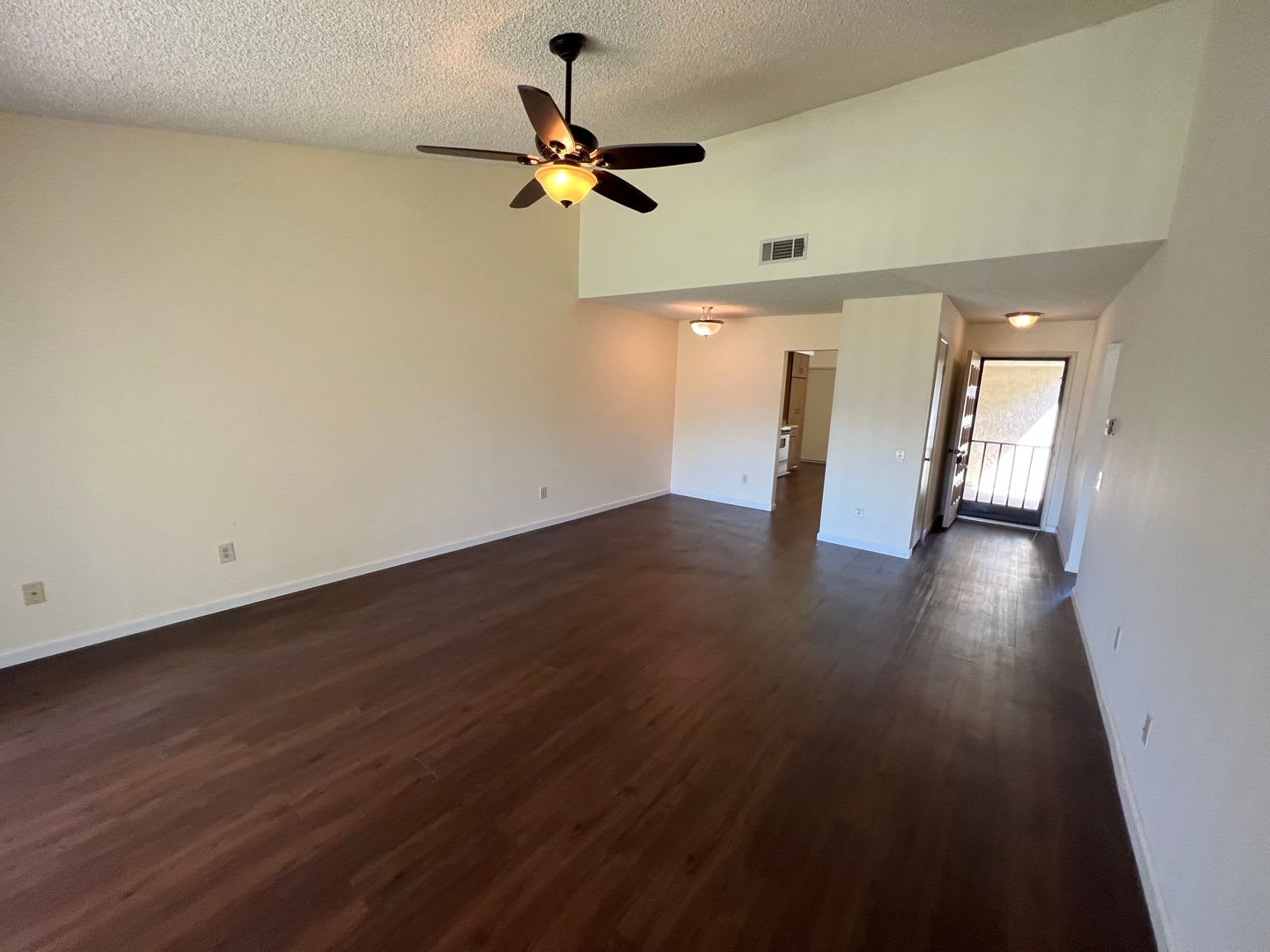 Nice Coronado II model home in Leisure Village 55+ Living – photo 4