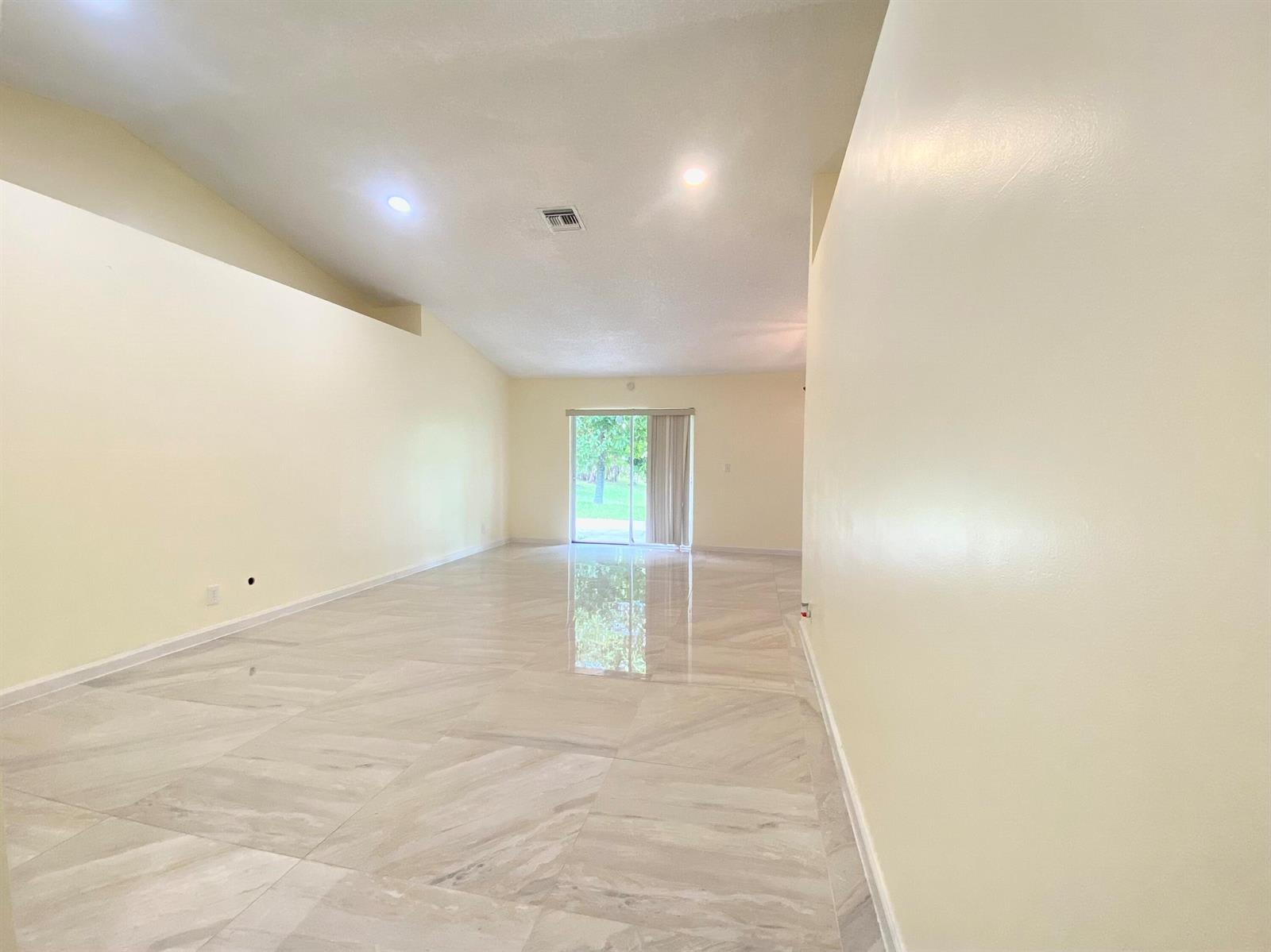 5314 Blueberry Hill Avenue – photo 4