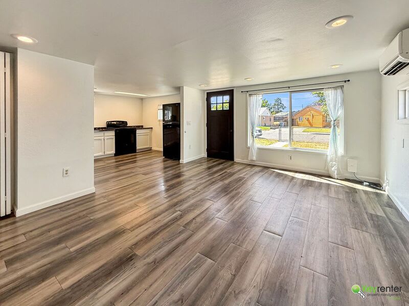 1110 Potter Avenue – photo 4