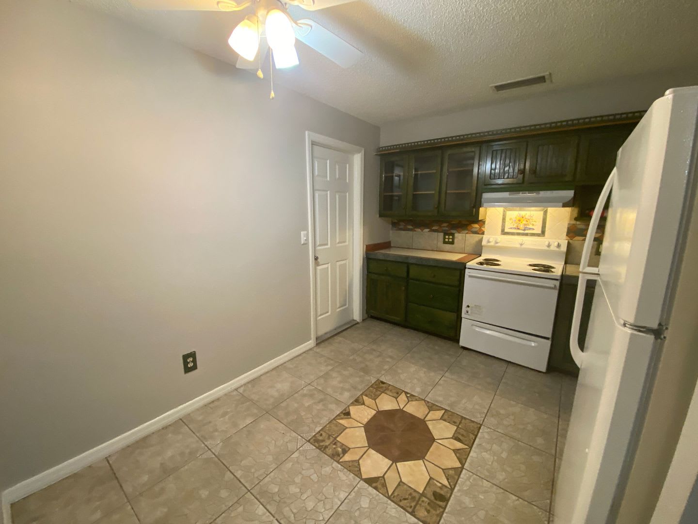 2 Bedroom 1 Bath Duplex In Winter Park For Rent – photo 4