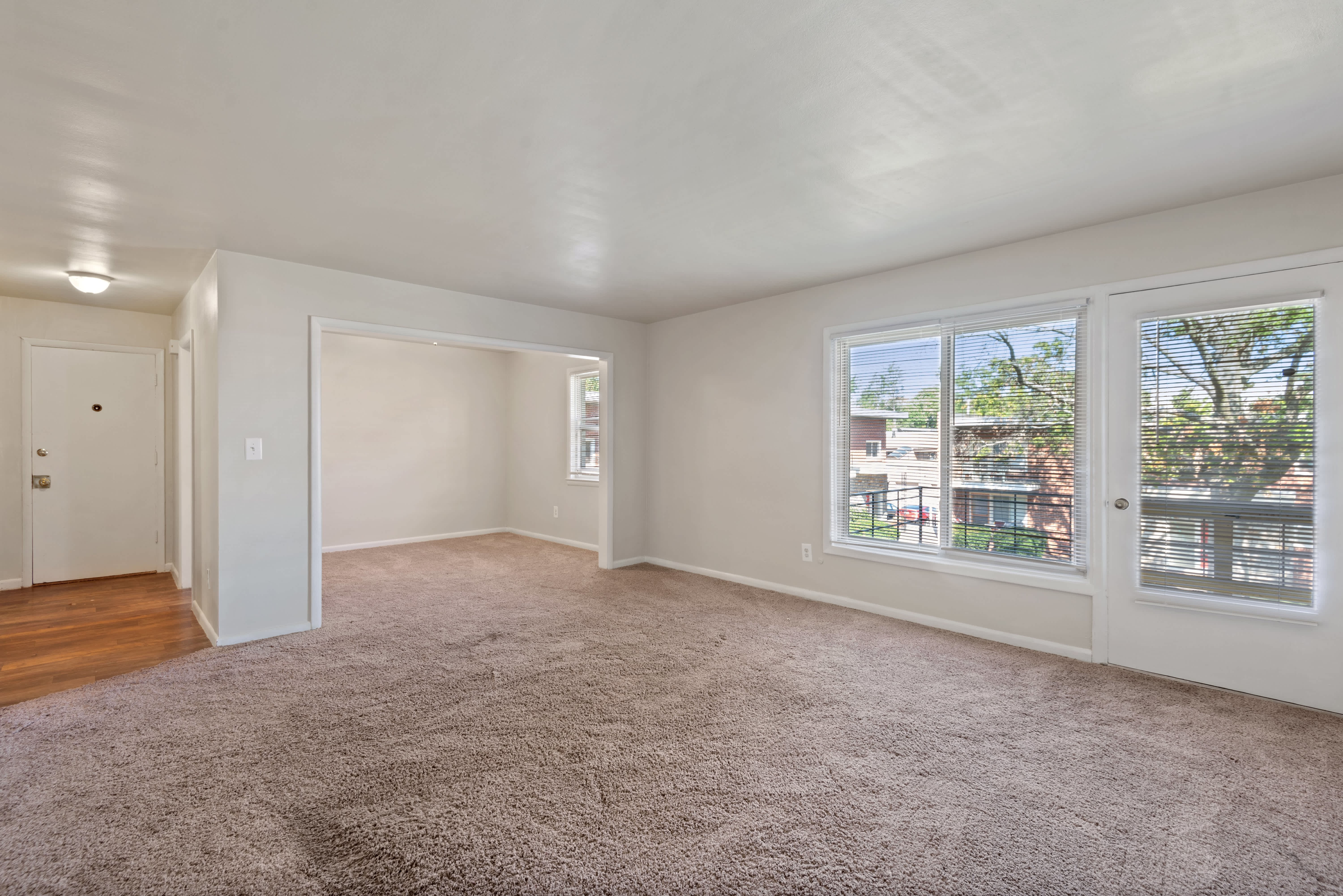 Wilshire Apartments – photo 4