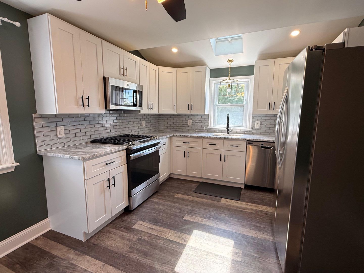 Single Family 4 Bed Aston – photo 3