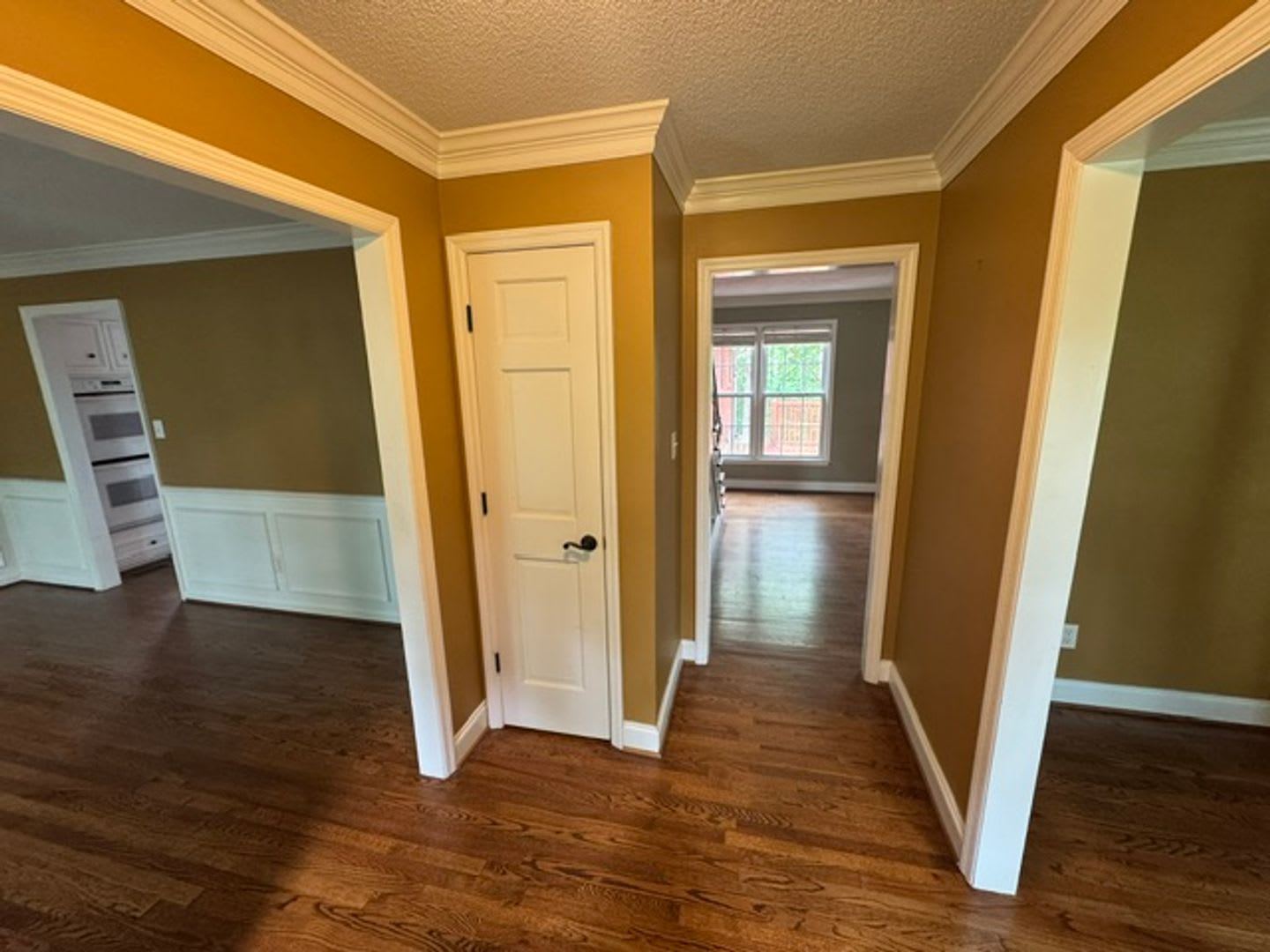 Available Now! In Cambridge Neighborhood – photo 2