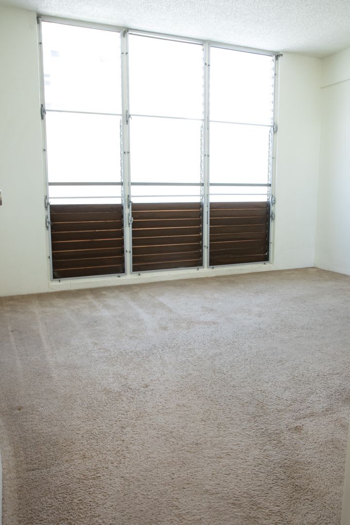 2 BR/ 1 Bath Low- rise Apartment – photo 4
