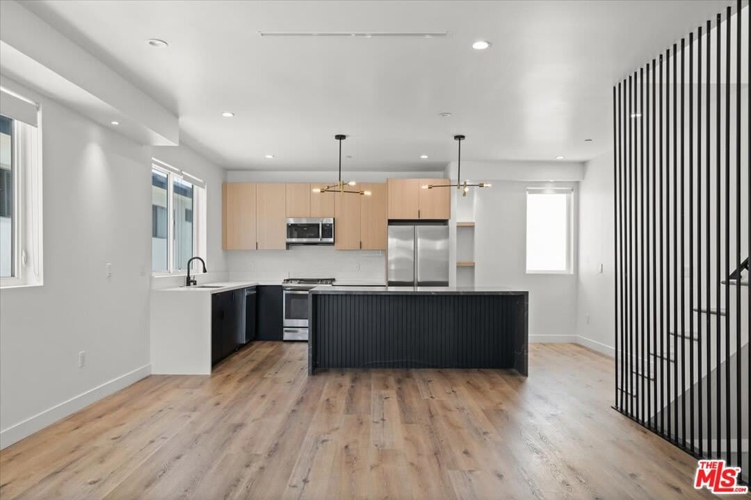 839 N Mccadden Pl – photo 3
