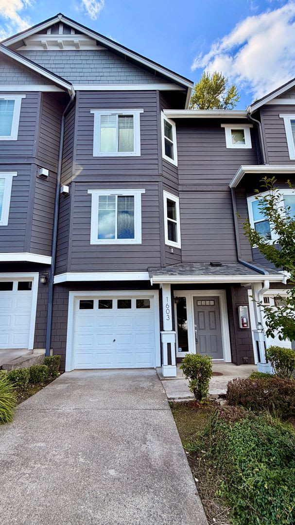 Spacious 2 Bed 2 5 Bath Lakemont Townhome With Greenbelt Views – photo 2