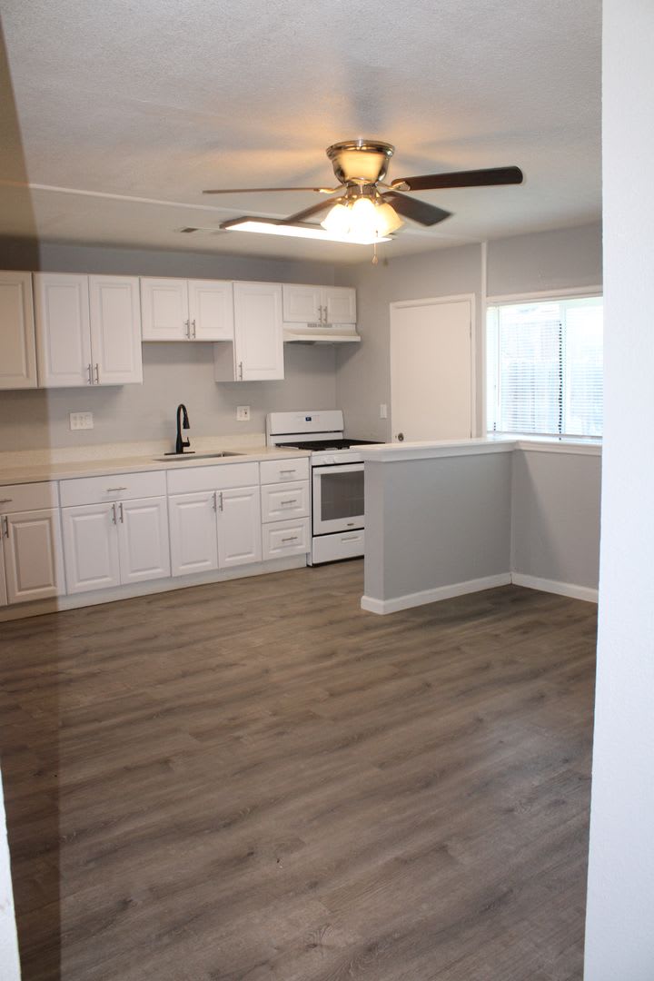 Two Bedroom plus BONUS Room in Pittsburg Single Story Four-plex- OPTIONAL DETACHED GARAGE AVAILABLE! – photo 5