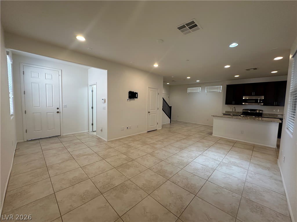 7563 Whitman Colonial Street – photo 2