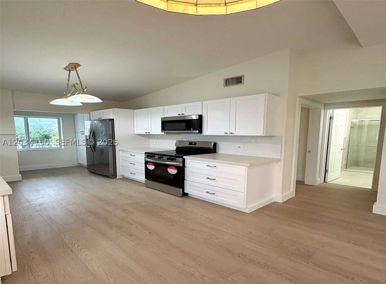 136 Marina Ave – photo 4