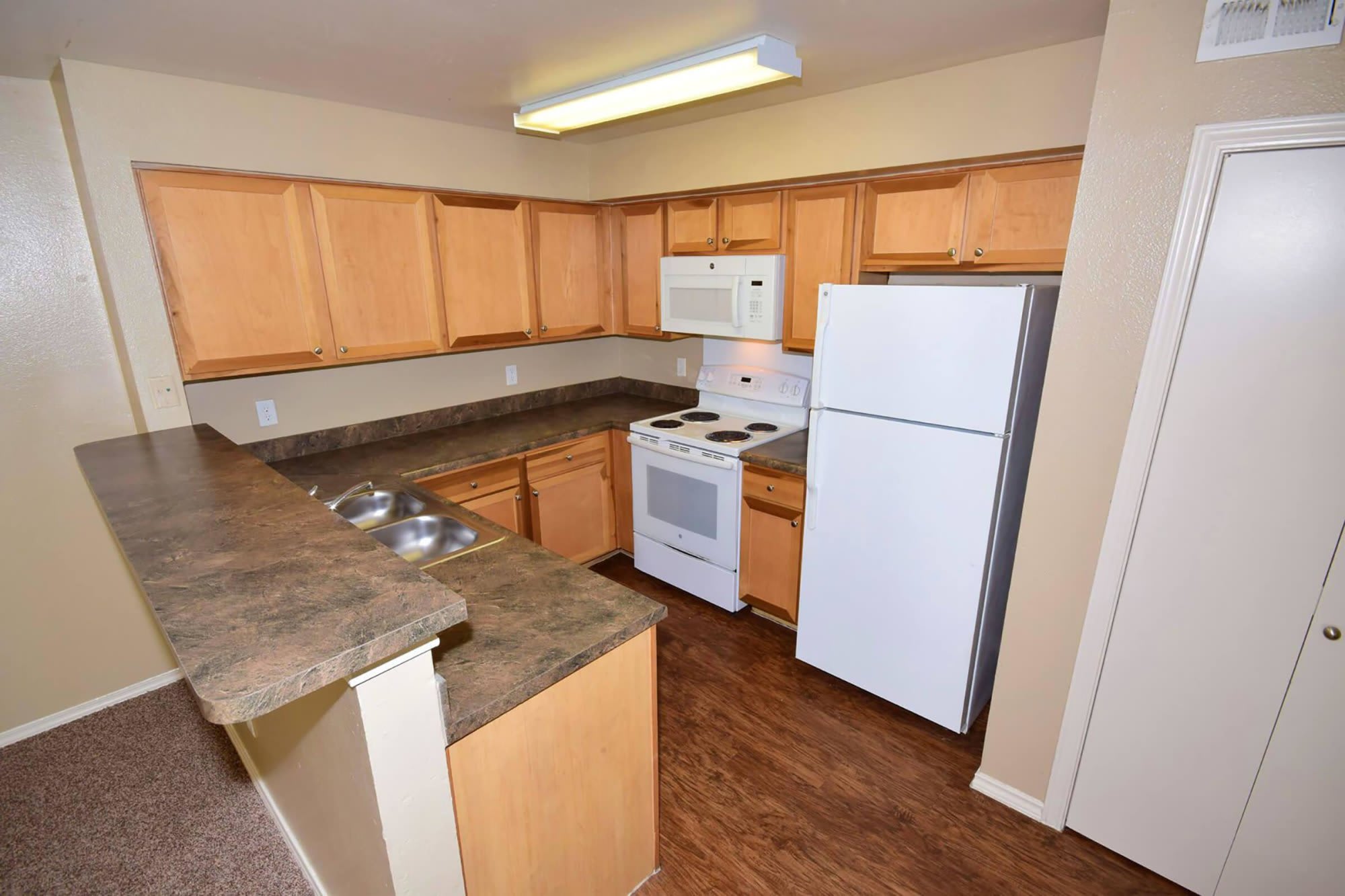 Silver Springs Apartments – photo 5
