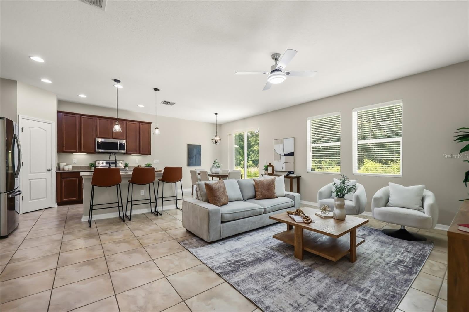 215 LAKES SHORE Drive – photo 5