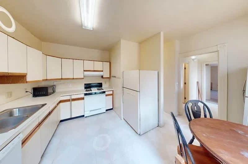 319 Catherine Street – photo 2