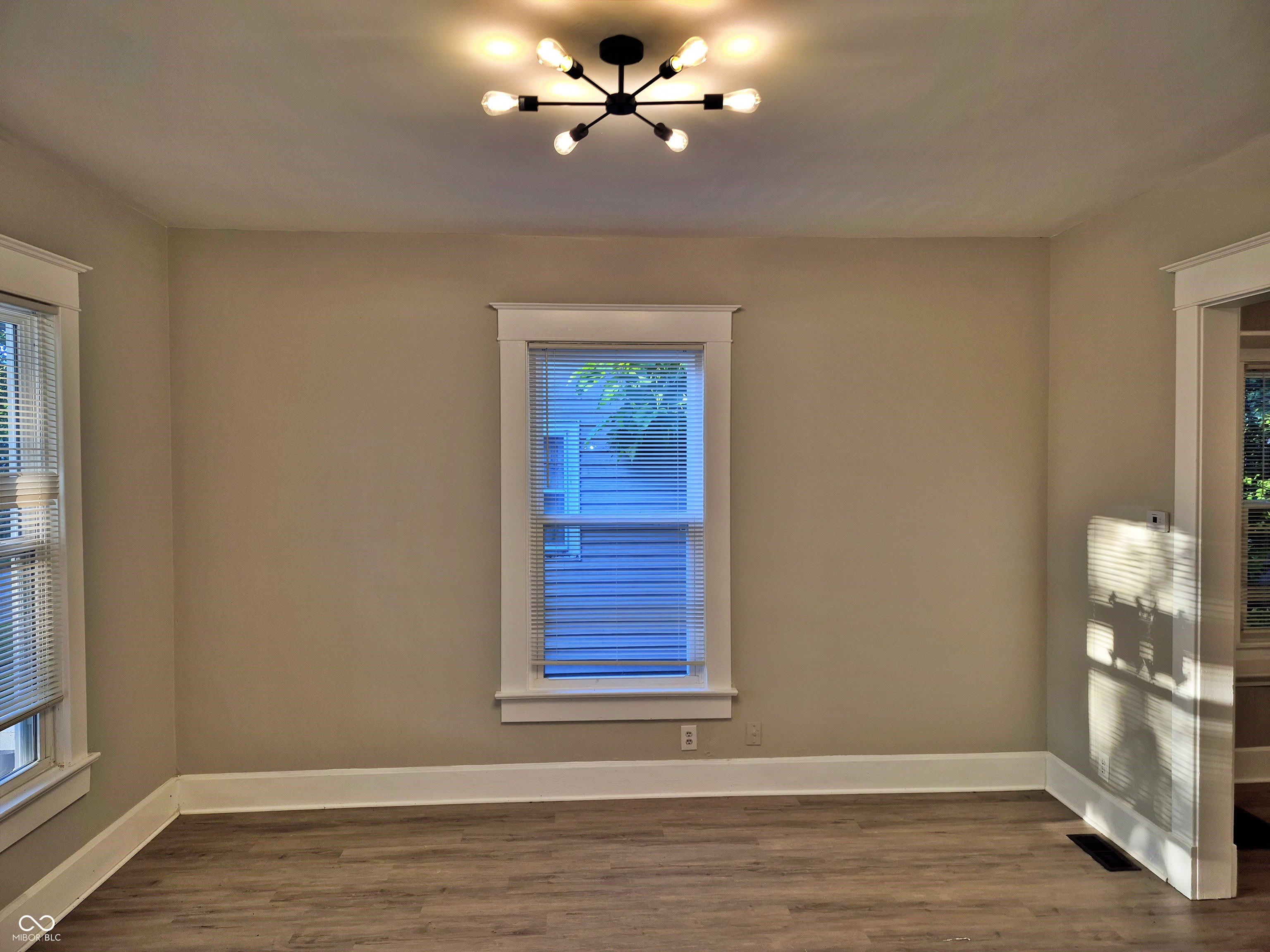 1820 Singleton Street – photo 5