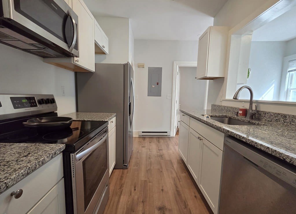 2 Oak Street – photo 2