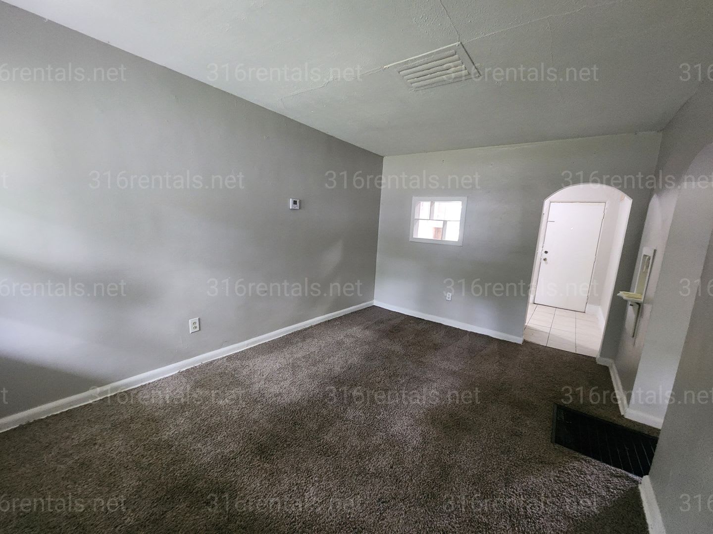 $895- 2 bedroom / 2 bathroom – photo 2