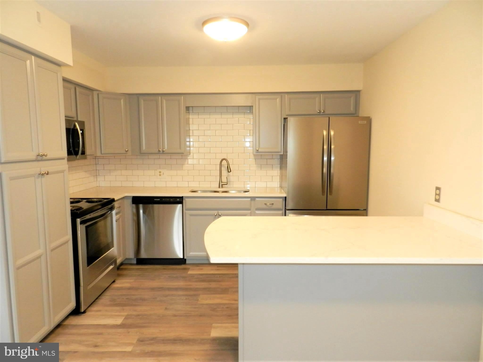 300 CLAIBORNE Avenue – photo 4