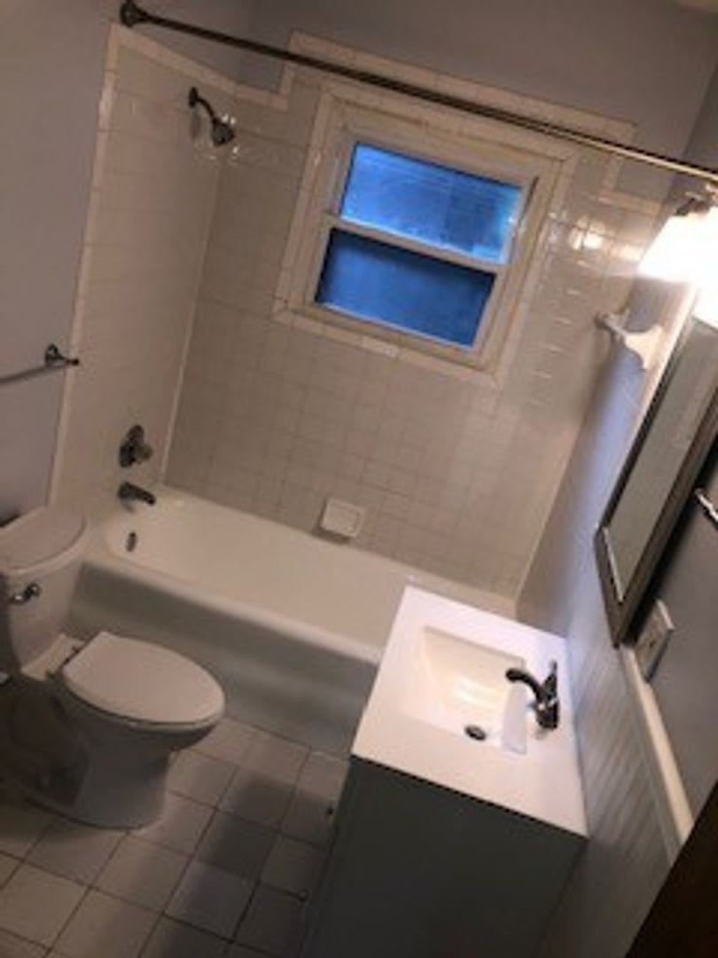 Three Bedroom Apartments Located Near 38Th St And Meridian – photo 4