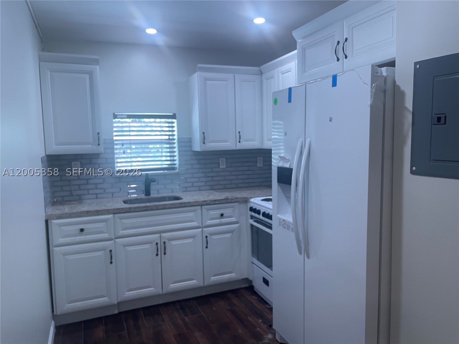 554 NE 74th St – photo 4