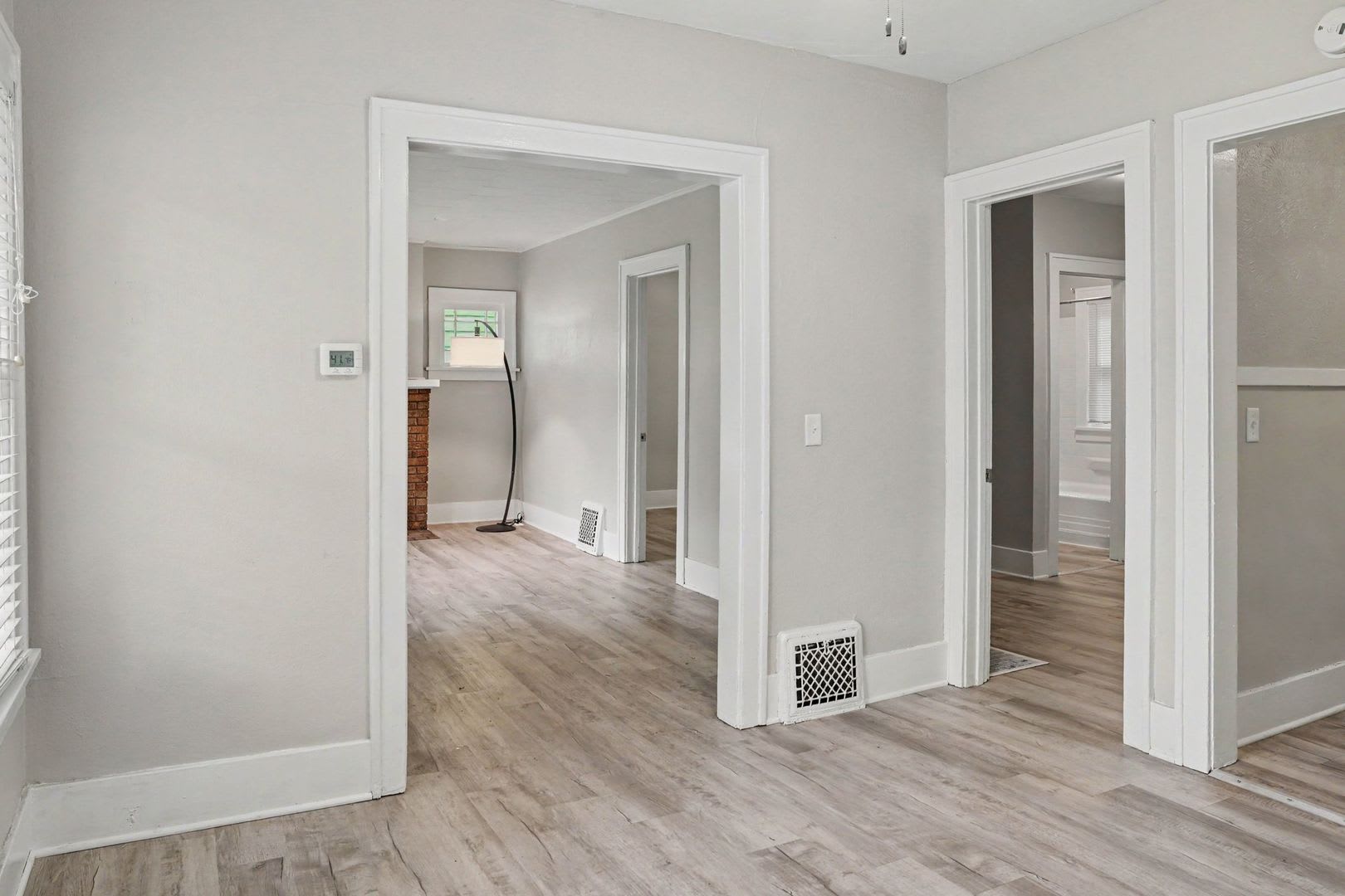 Freshly Renovated 2-Bedroom Home in Eastwood- $1449 – photo 3