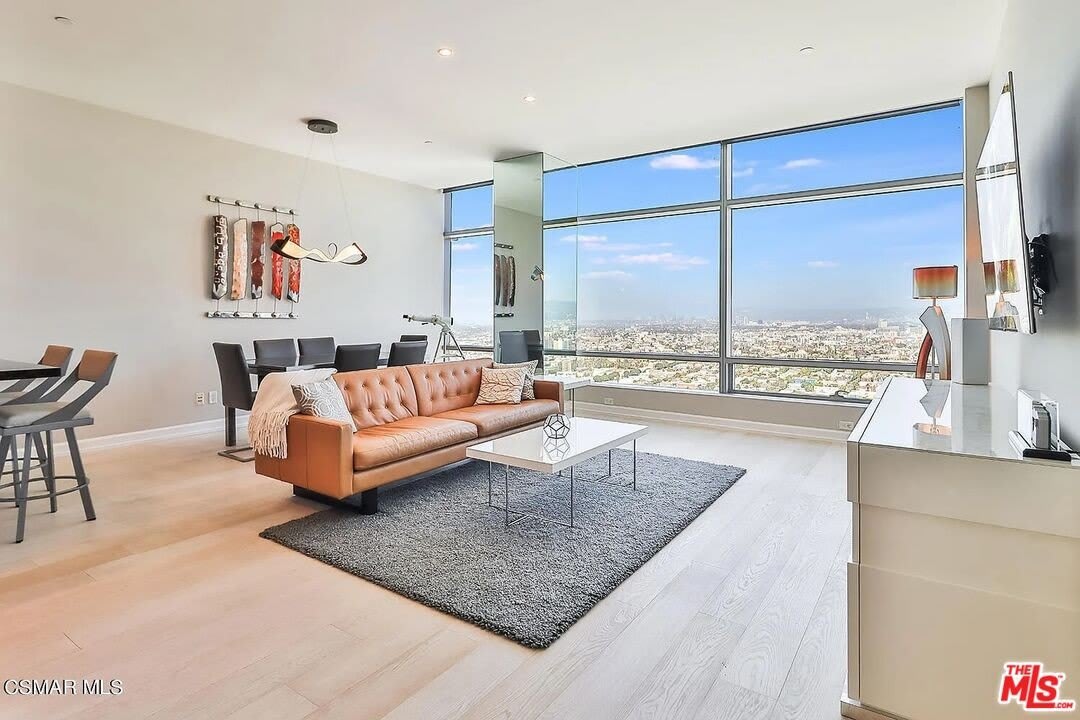 900 W Olympic Blvd – photo 1