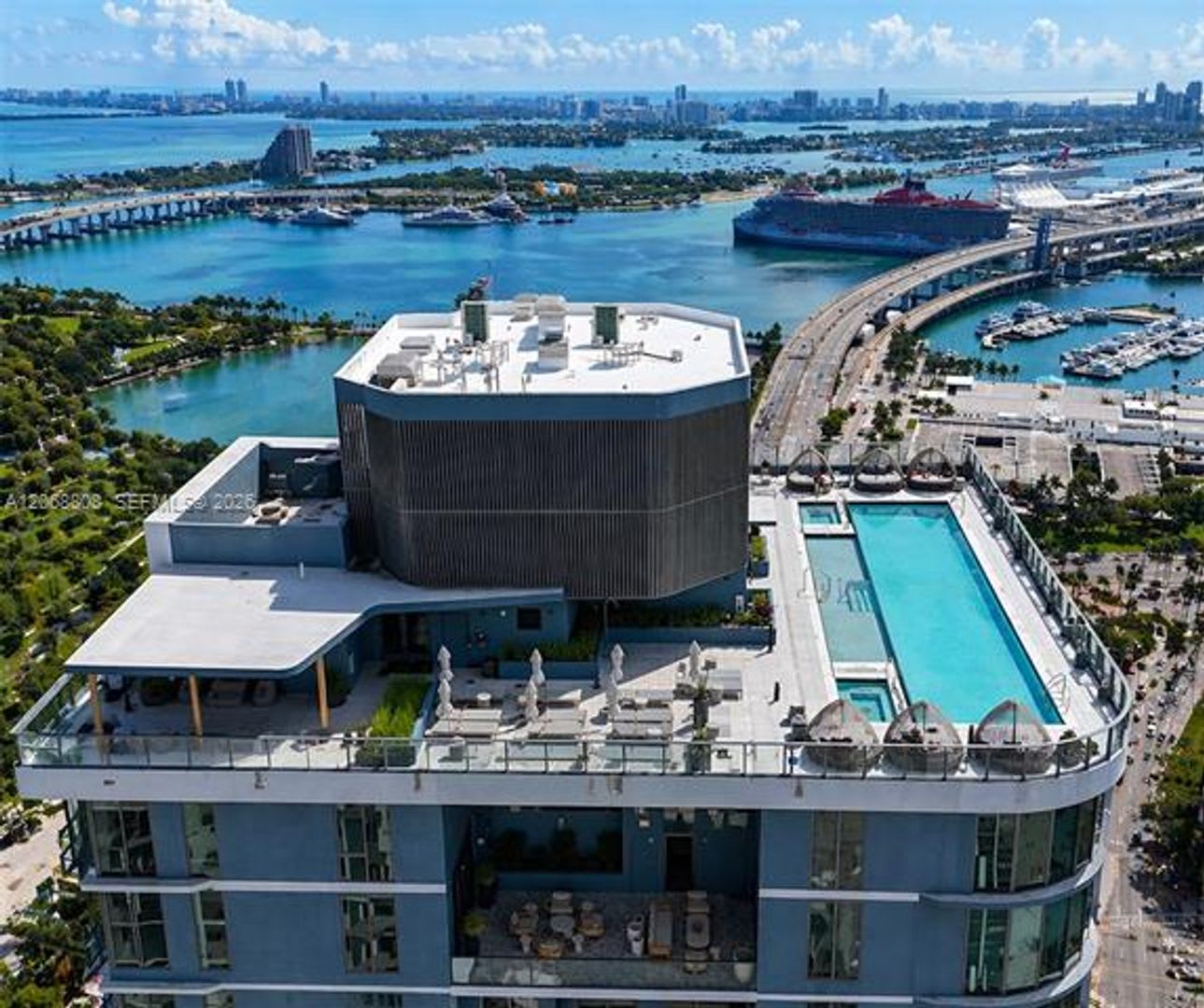 121 Ne 5Th St Cu 2110 Miami Fl 33132 – photo 2