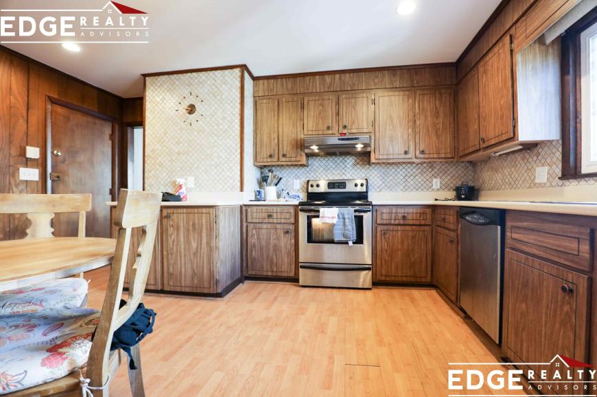 285 Webster St. – photo 2