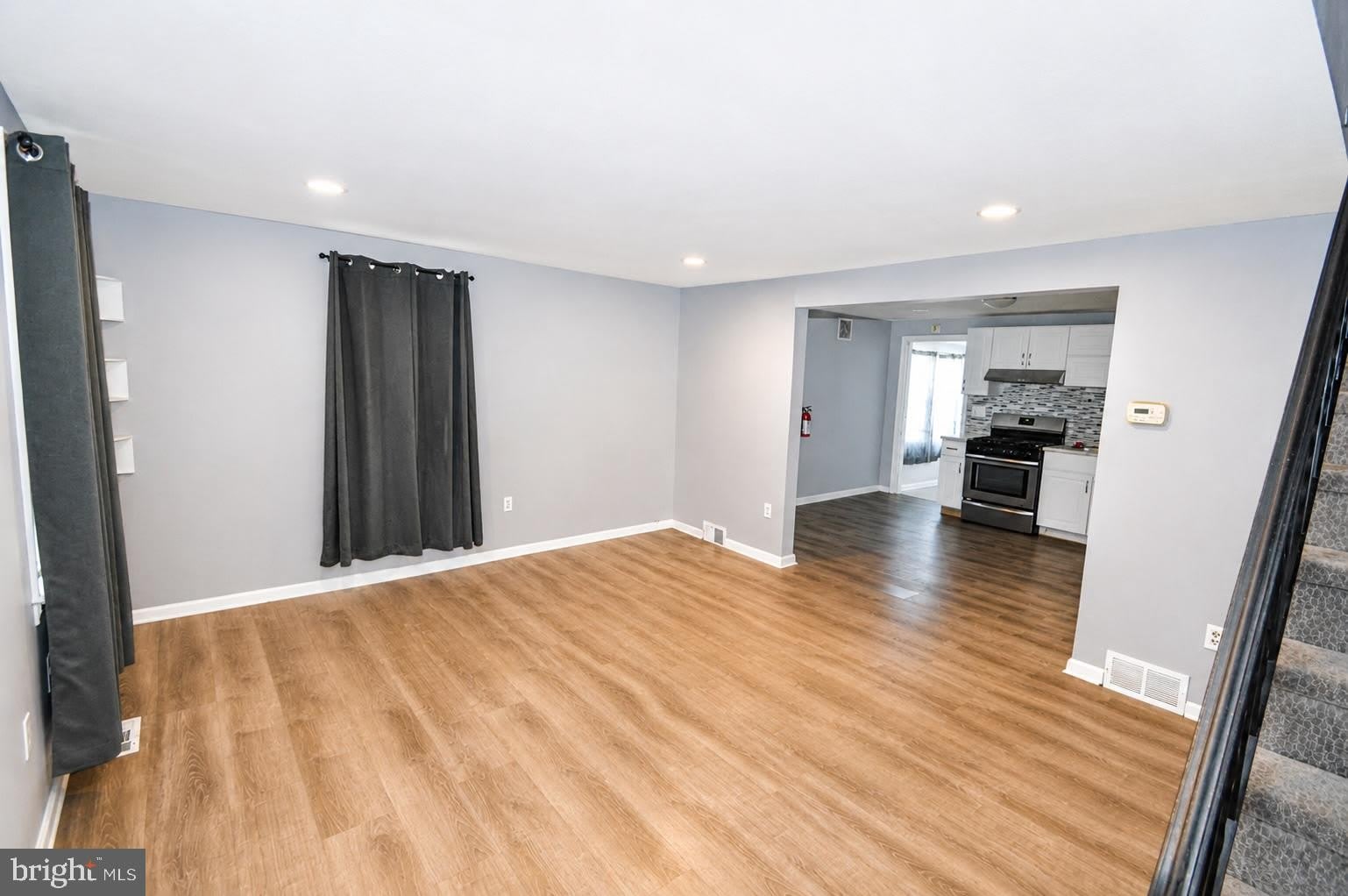 846 OAKLAND Avenue – photo 2