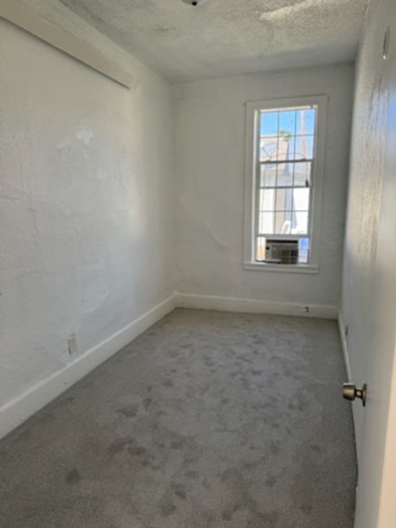 Cozy 2 Bed 1 Bath Home – Move-In Ready – photo 4