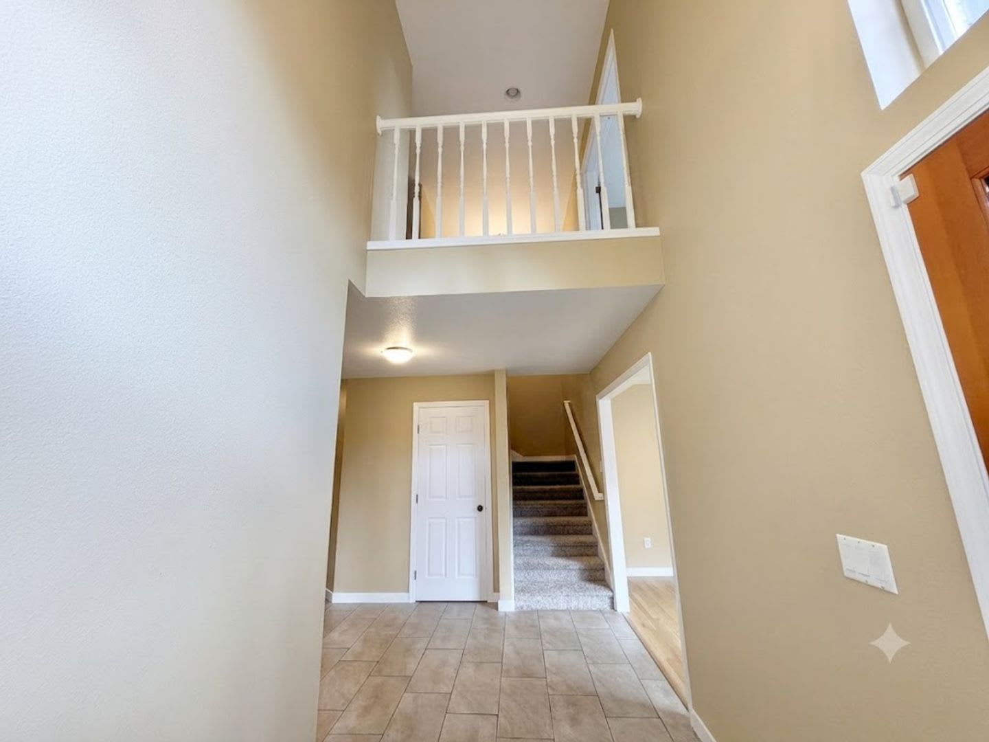 Labor Day Special 1000 Off The 2Nd Month S Rent With A Lease Signed By 8 28 2026 Beautifully Updated Lake Oswego Home – photo 4