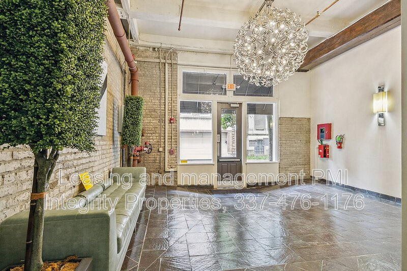 825 Lafayette Street – photo 2