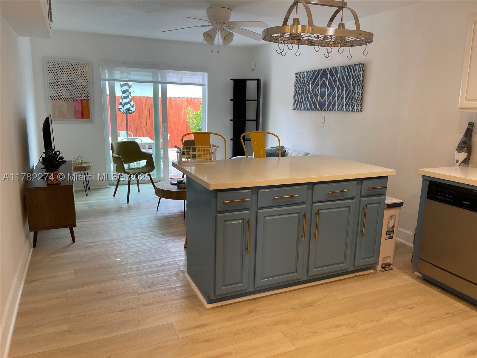 1560 NE 145th St – photo 2